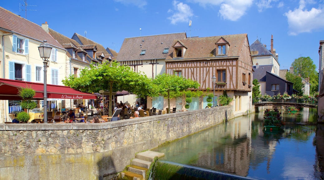 Montargis showing a bridge, a river or creek and outdoor eating