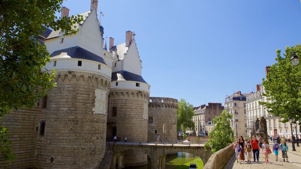 Nantes presenterar historiska element och historisk arkitektur
