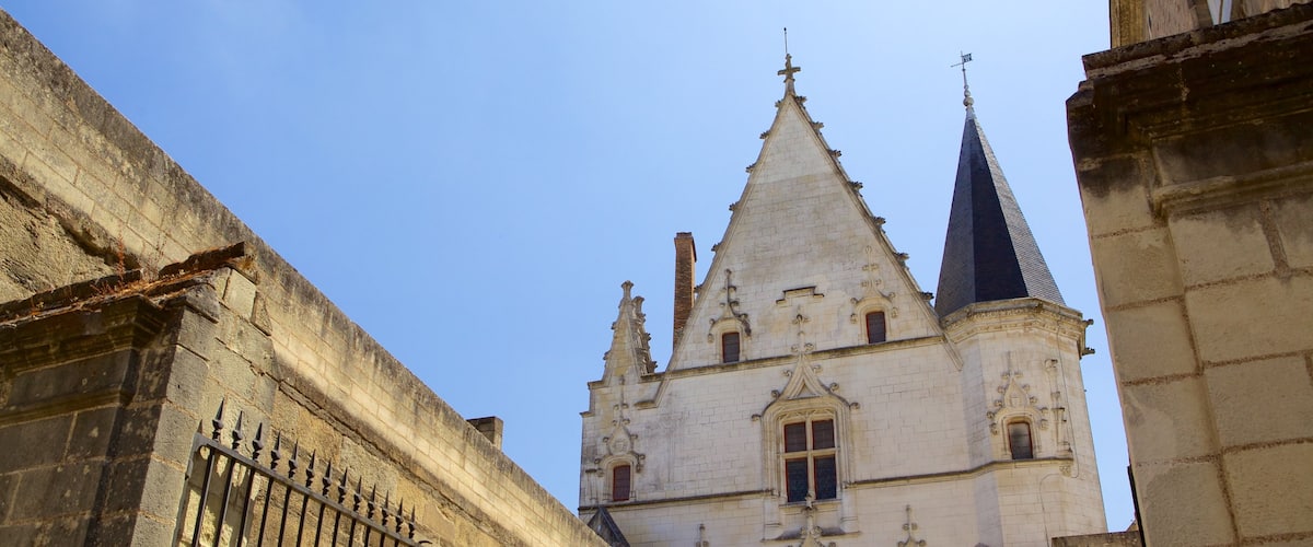 Nantes which includes heritage elements and heritage architecture
