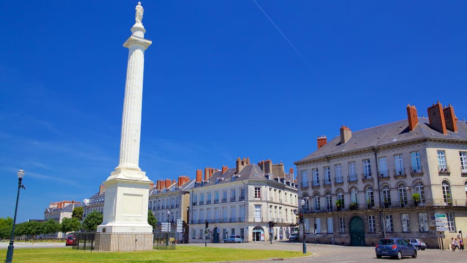 Nantes mostrando un monumento y elementos patrimoniales