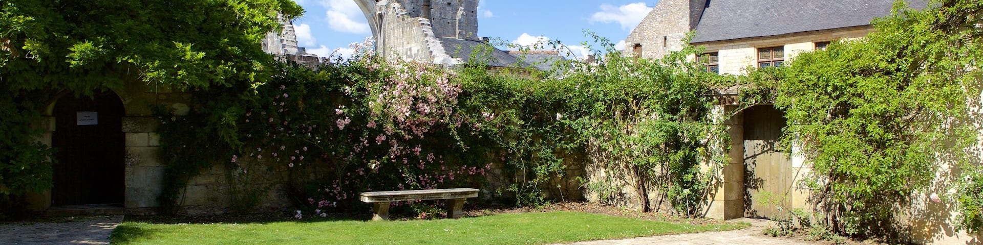 Prieure de St-Cosme which includes a park and heritage elements