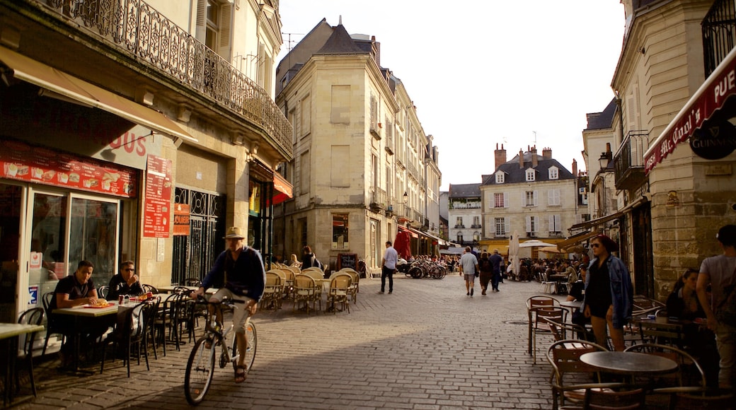Tours showing heritage architecture, a city and street scenes