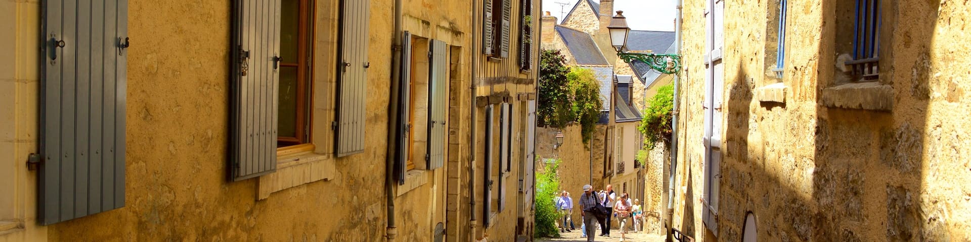 Le Mans which includes heritage elements