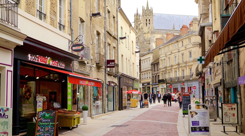 Alençon das einen Straßenszenen