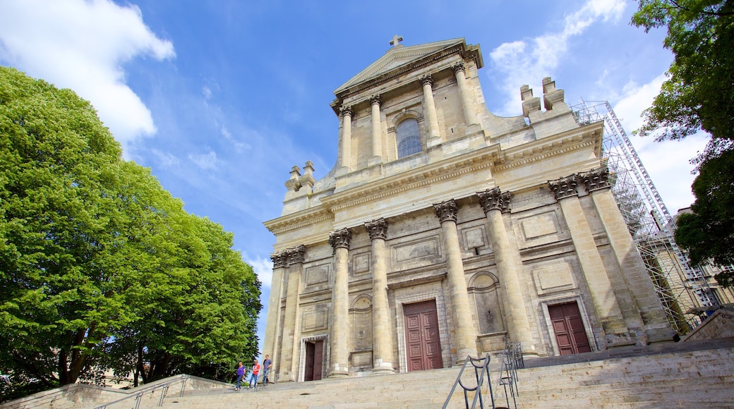 Notre Dame Cathedral showing a church or cathedral and heritage architecture