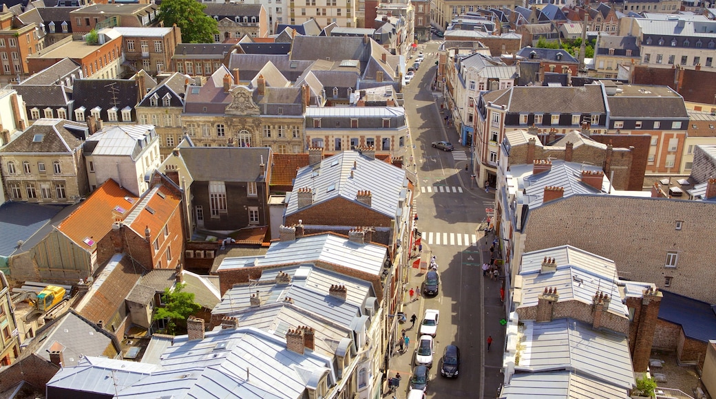 Arras toont straten en een stad