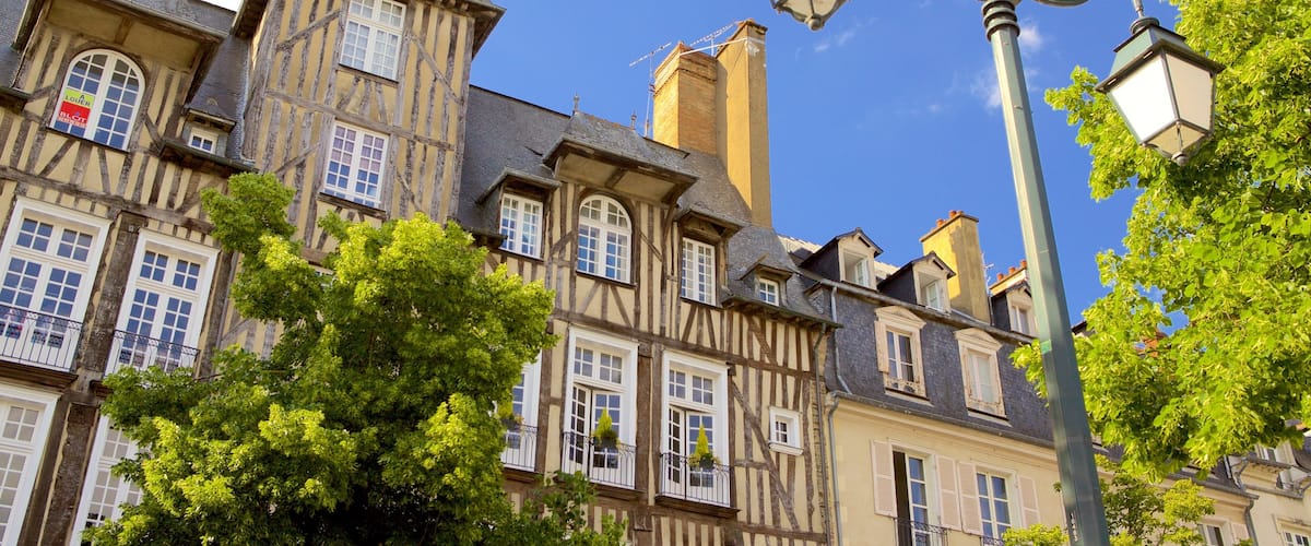 Place des Lices montrant maison