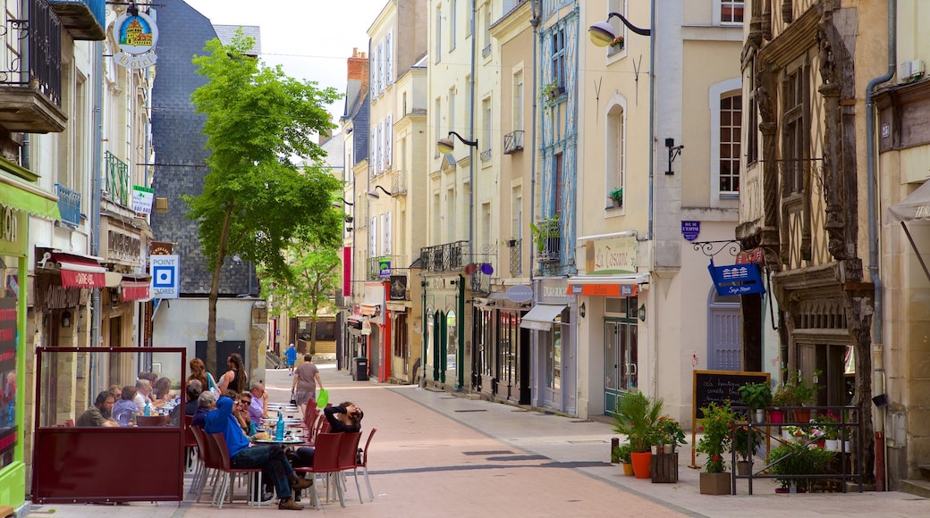 Angers som viser gadeliv, caféliv og udendørs spisning