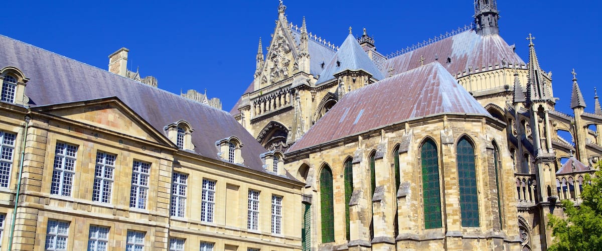 Tau Palace which includes heritage elements and heritage architecture