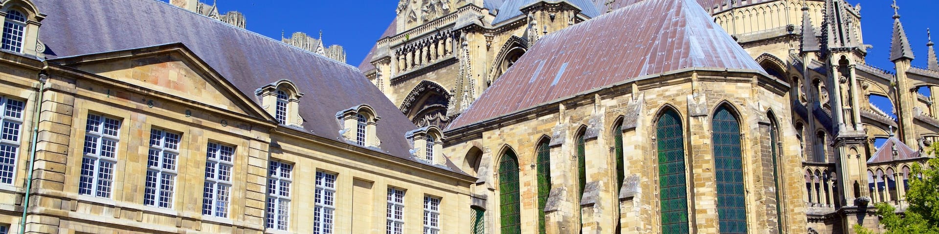 Tau Palace which includes heritage elements and heritage architecture