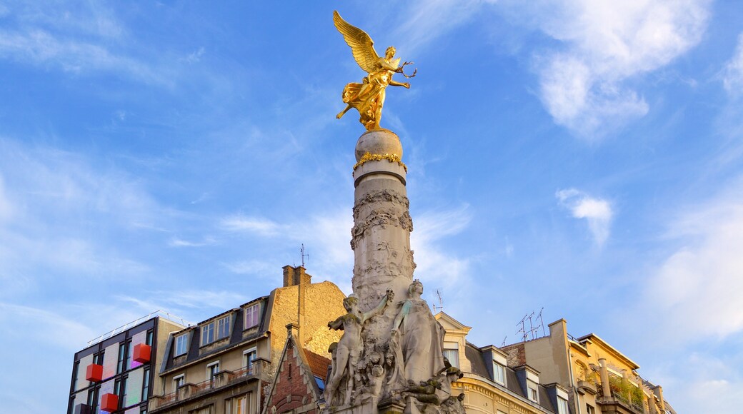 Reims qui includes patrimoine historique et statue ou sculpture