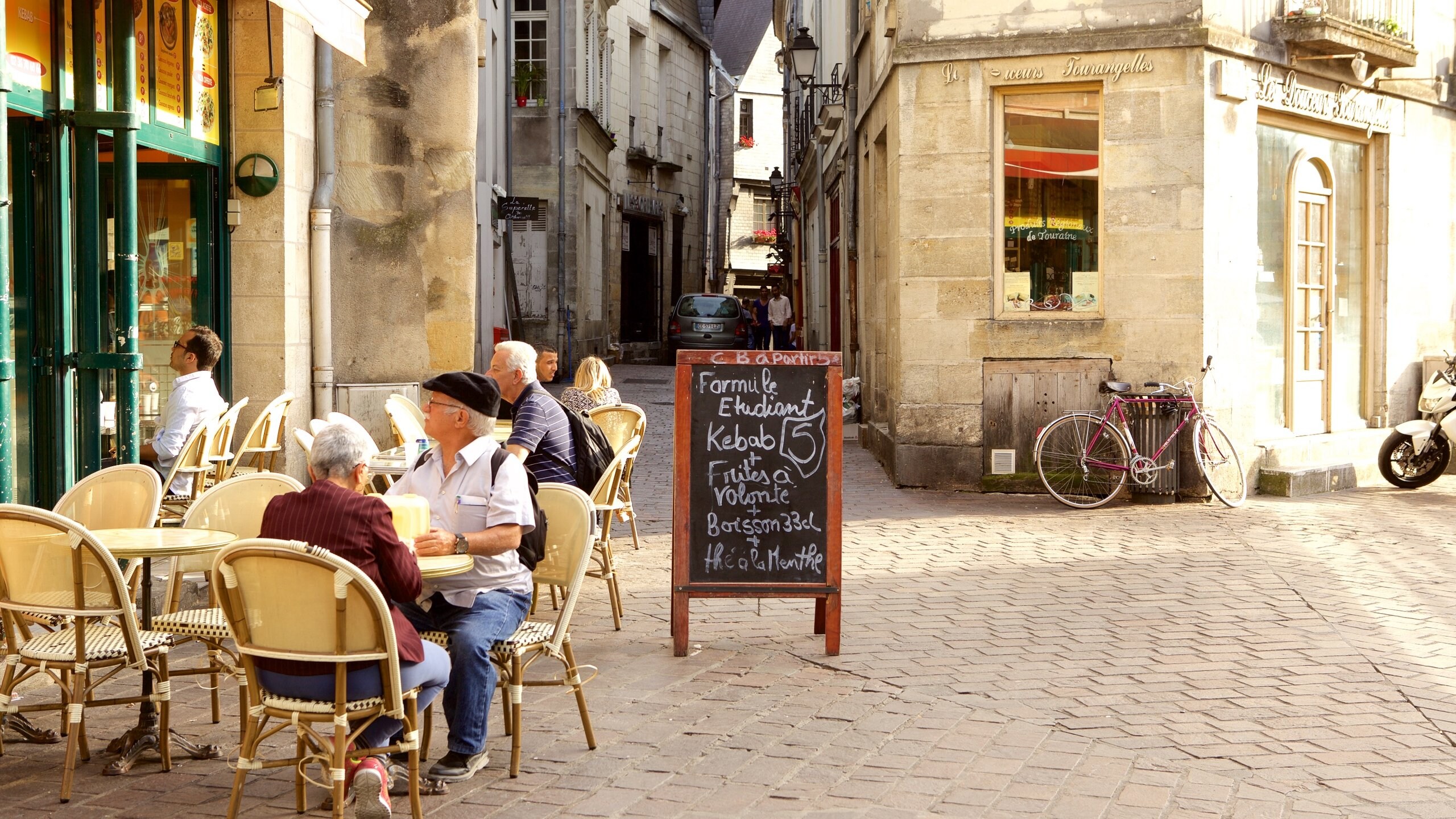 Tours featuring outdoor eating as well as a couple