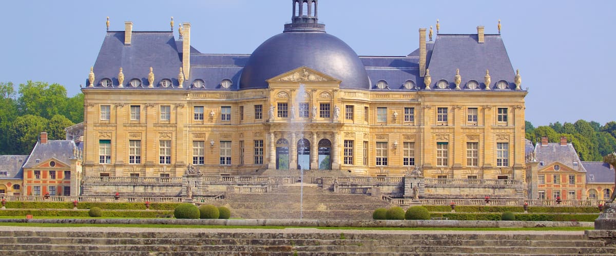 Melun qui includes patrimoine architectural, château ou palais et patrimoine historique