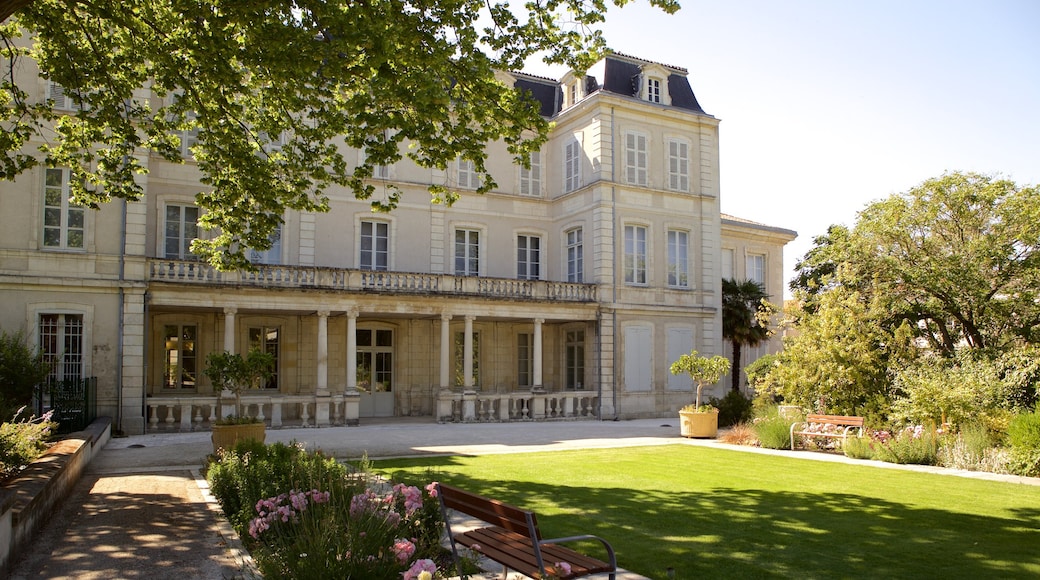 Musée d\'histoire naturelle qui includes maison et jardin