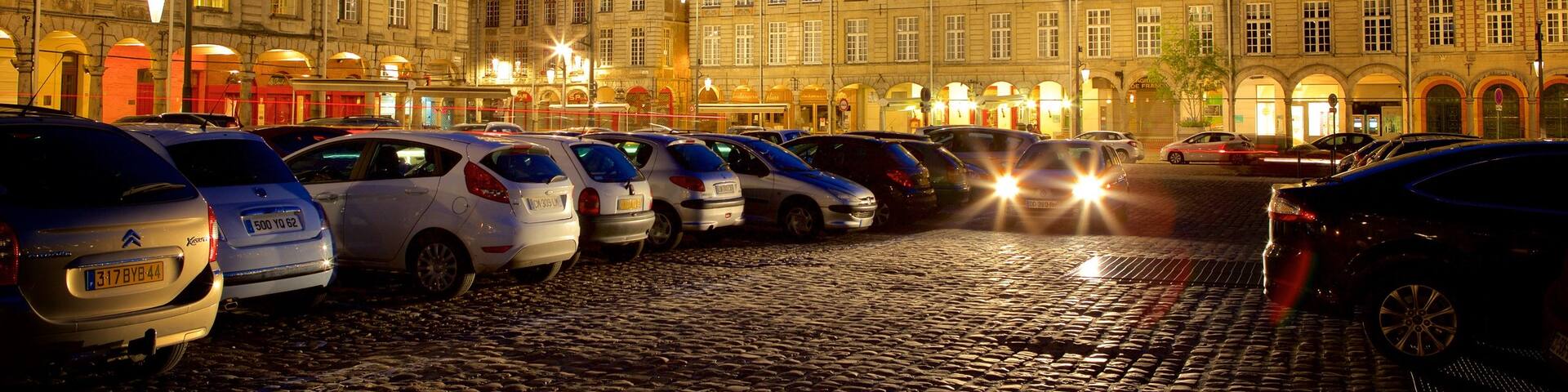 Grand Place which includes night scenes