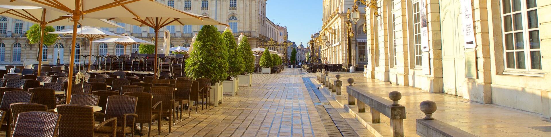 Place Stanislas which includes outdoor eating and heritage elements
