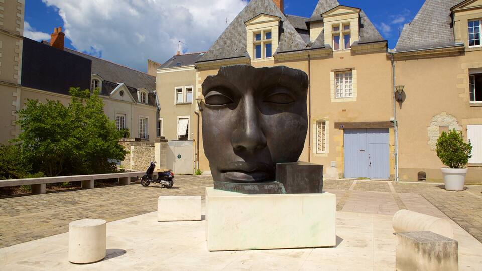 Musee des Beaux-Arts mostrando statua o scultura