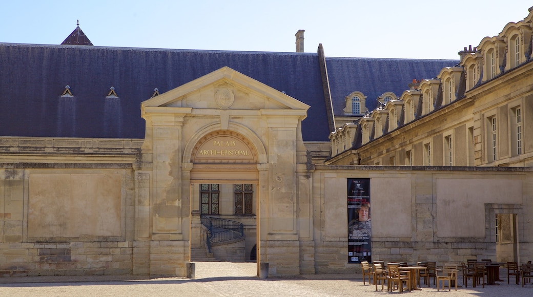 Tau Palace showing a castle and heritage elements