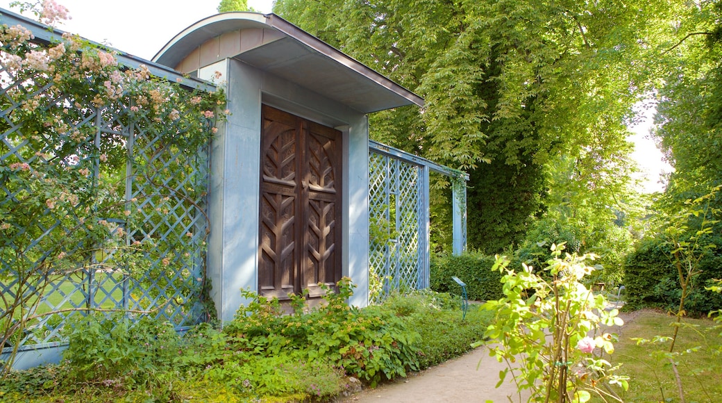 Musee de l\'Ecole de Nancy mit einem Garten