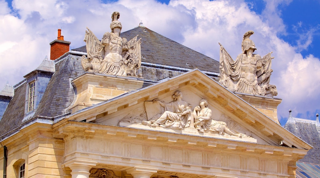 Palacio de los Duques que incluye elementos del patrimonio
