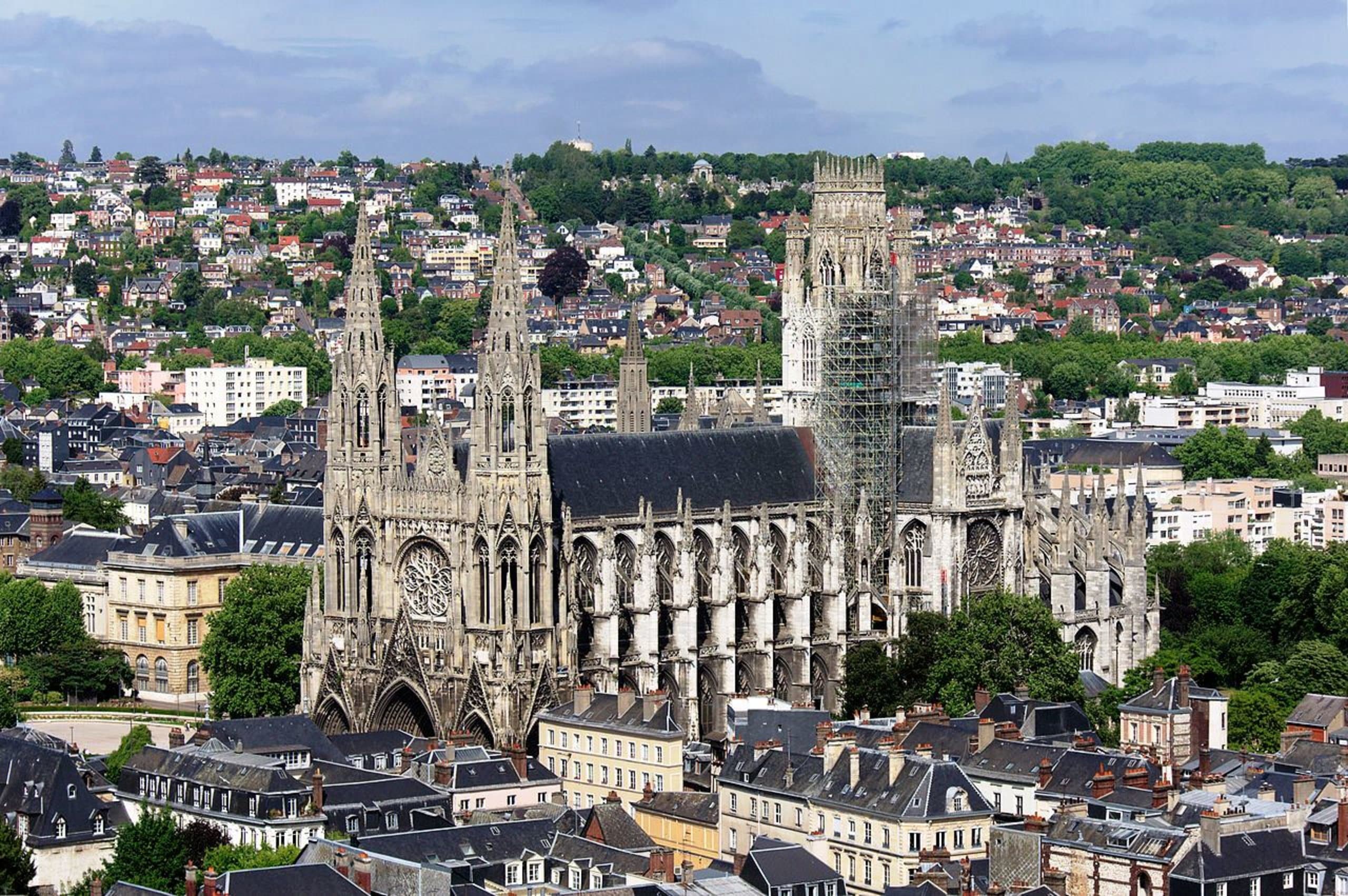 Rouen, ville gothique ancrée dans l'Histoire Explore par Expedia