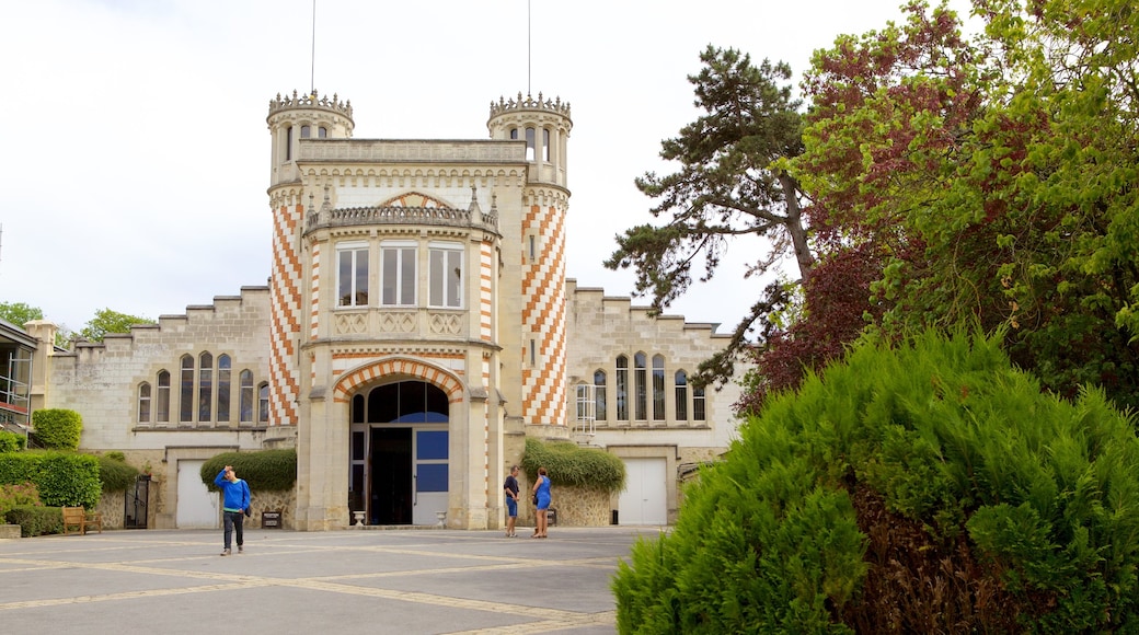 Reims bevat een kasteel en historisch erfgoed