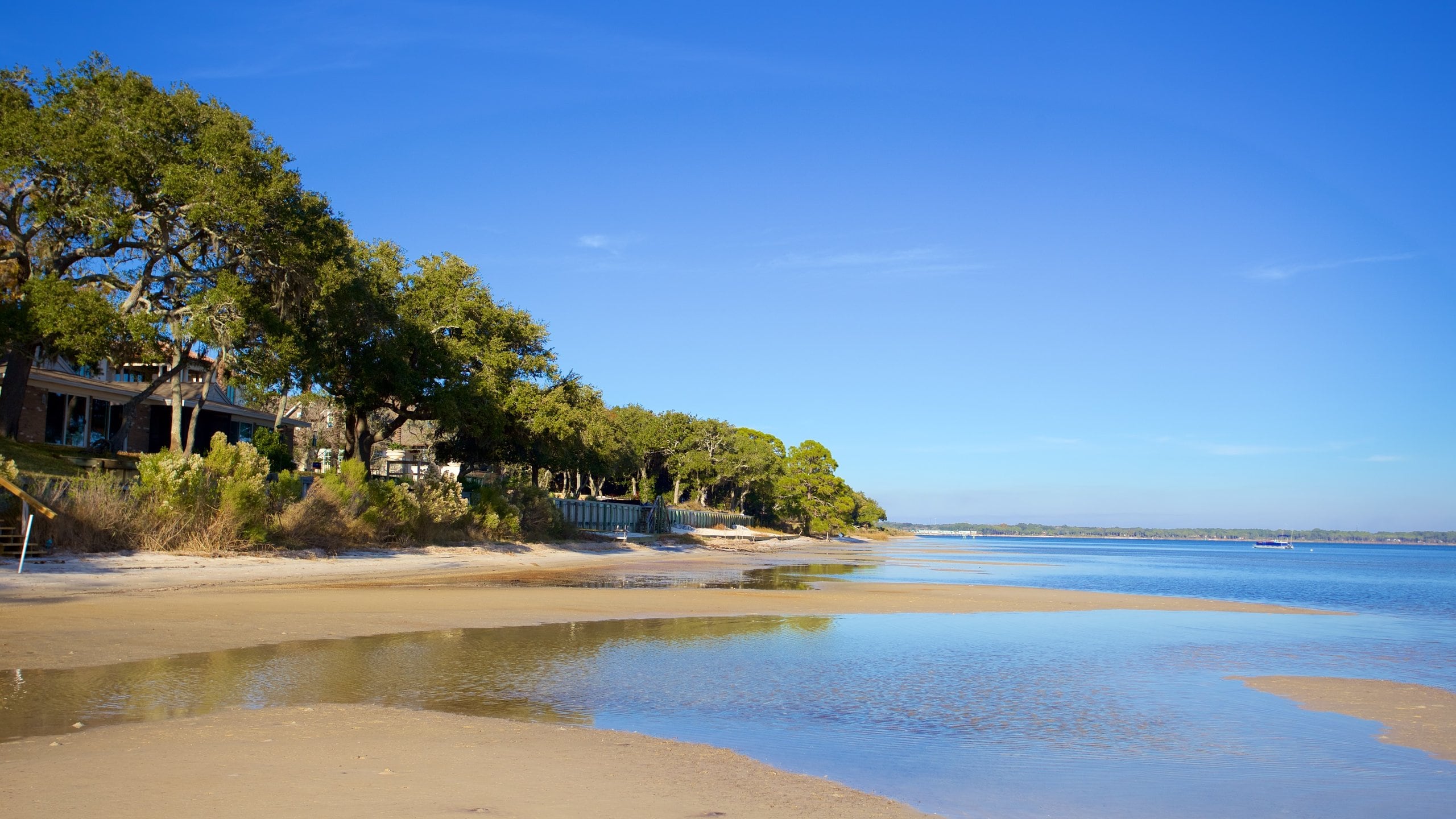 Upper Grand Lagoon showing a beach