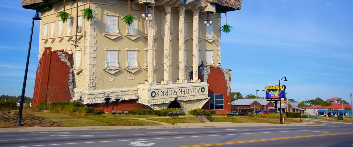 Panama City showing rides