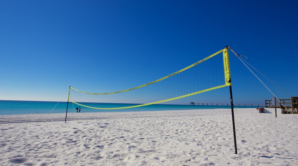 Okaloosa Island mostrando un evento deportivo y una playa de arena