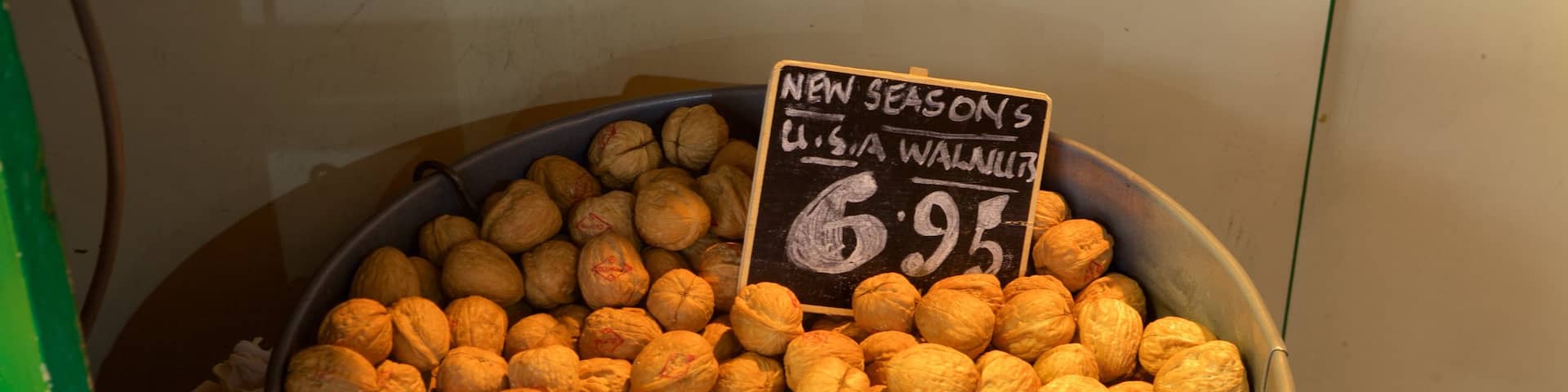 Marché couvert qui includes nourriture