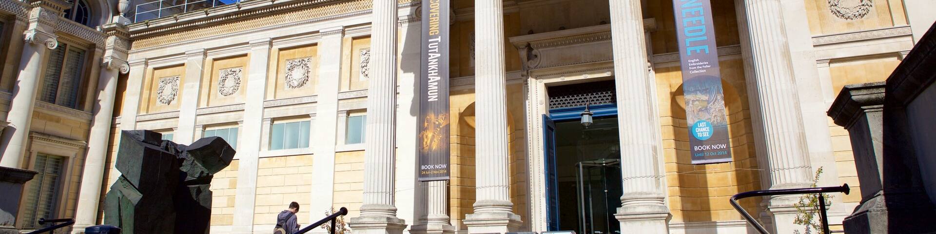 Ashmolean Museum featuring heritage elements and heritage architecture