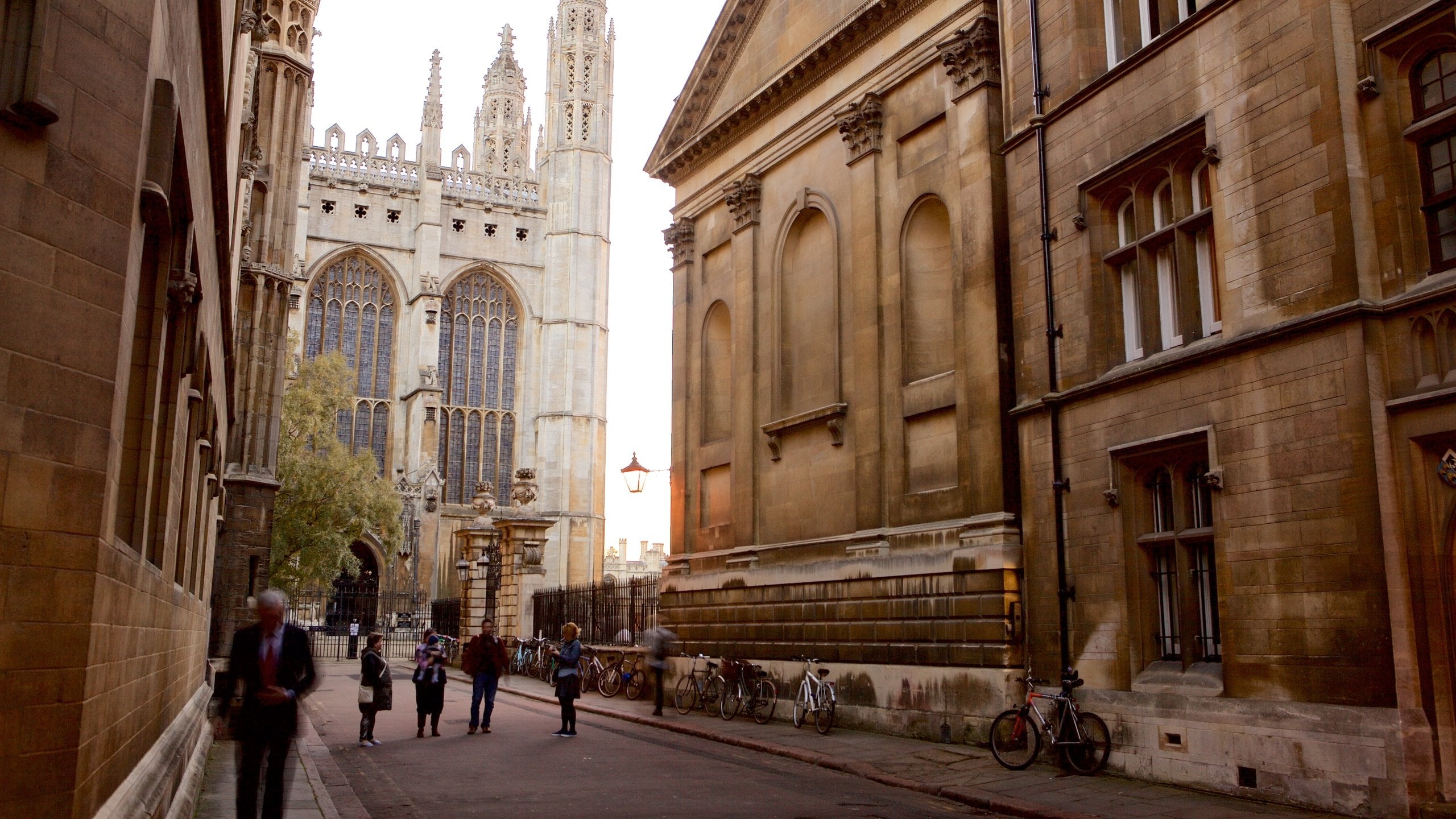 Cambridge which includes heritage elements and heritage architecture