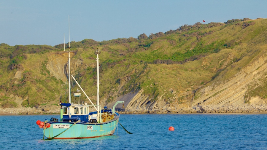 Strand van Lulworth Cove inclusief varen en rotsachtige kustlijn