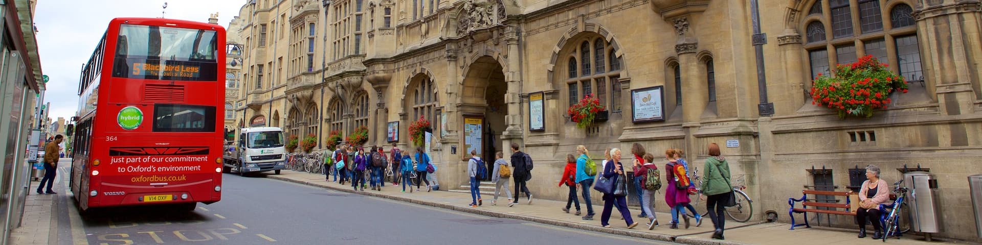 Oxford Town Hall which includes street scenes and heritage elements