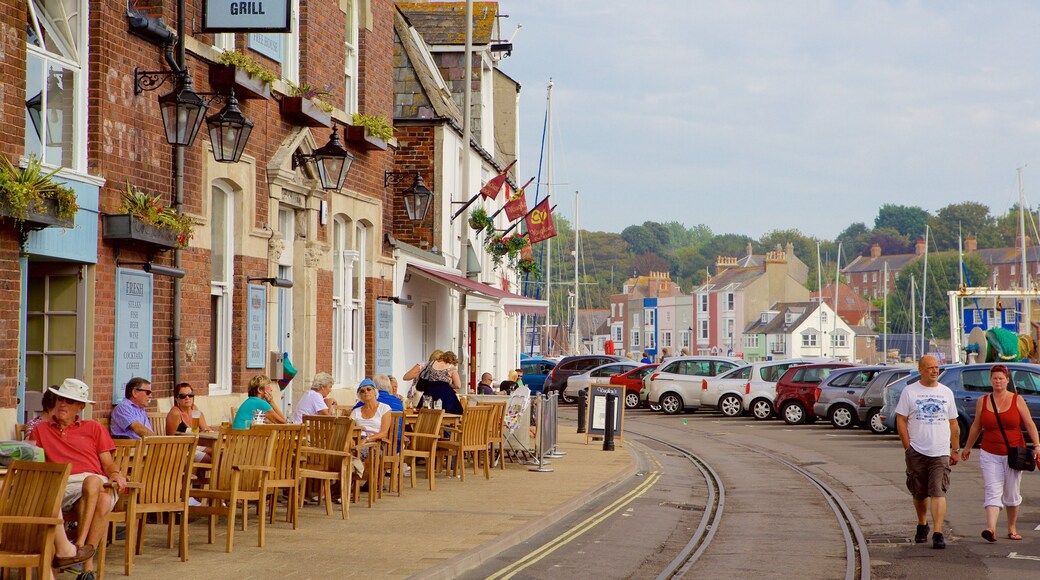 Weymouth which includes outdoor eating as well as a couple