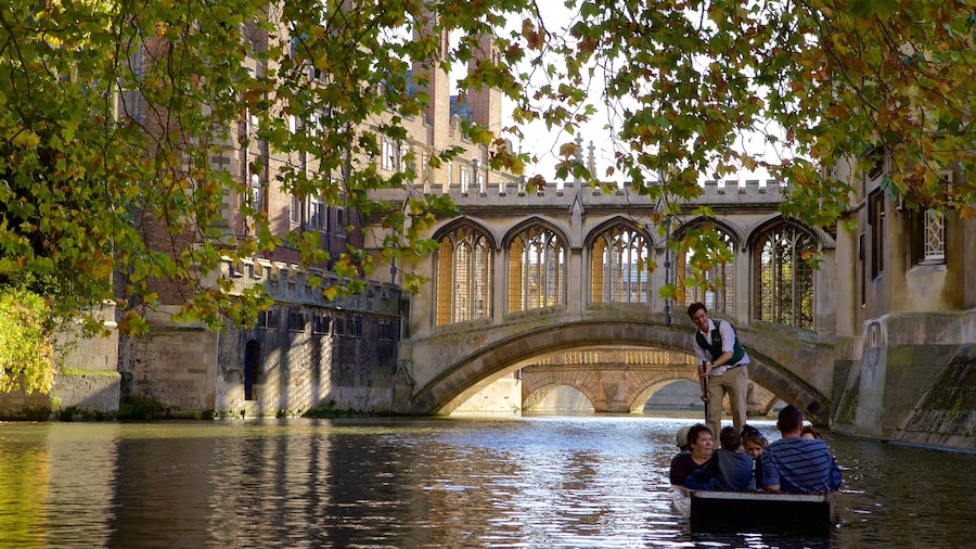 Bridge of Sighs showing heritage architecture, a bridge and heritage elements