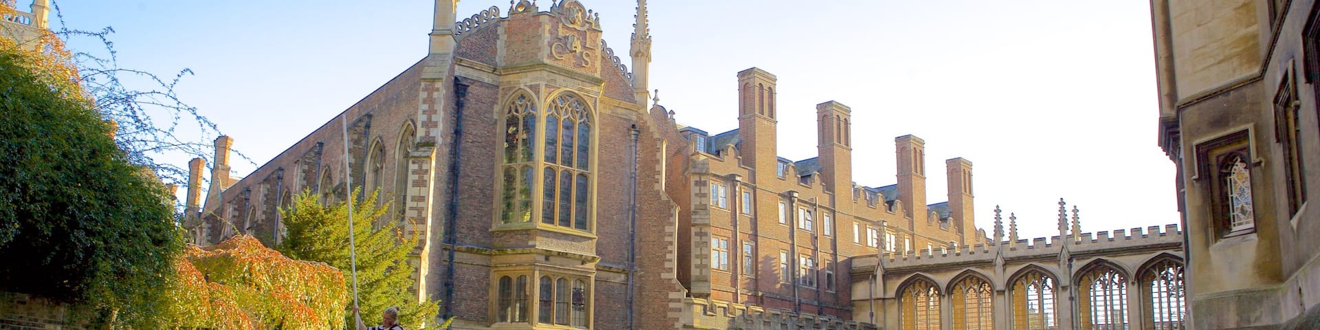 Bridge of Sighs which includes heritage elements, heritage architecture and kayaking or canoeing