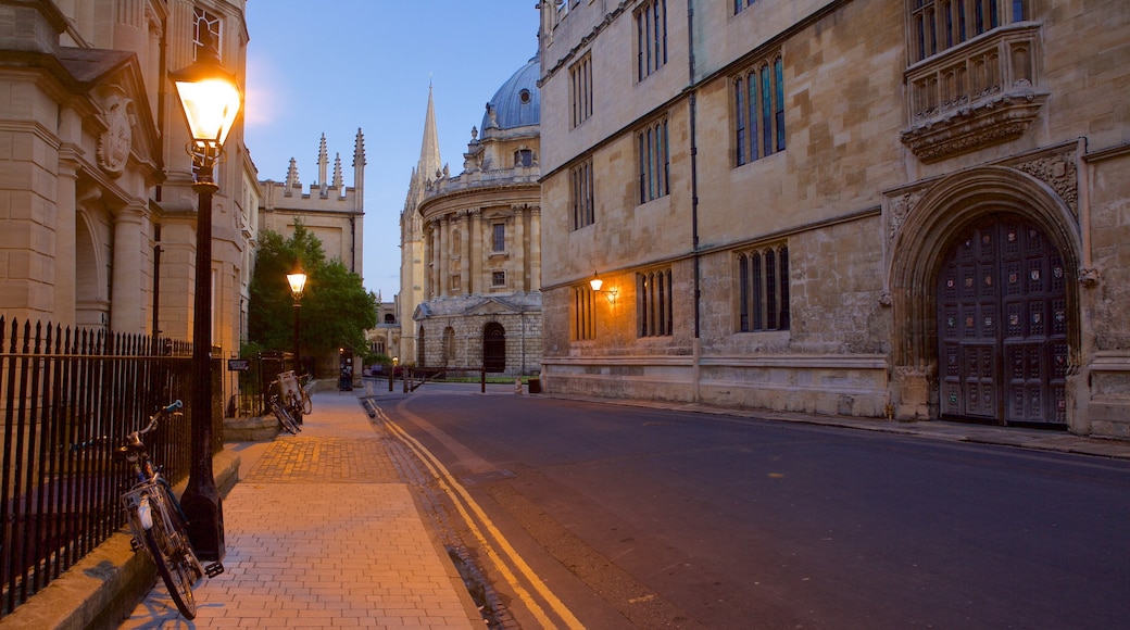 Radcliffe Camera caracterizando elementos de patrimônio