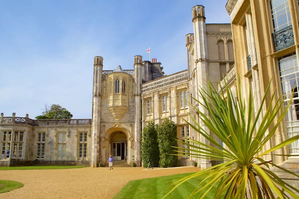 Highcliffe Castle welches beinhaltet Geschichtliches und historische Architektur