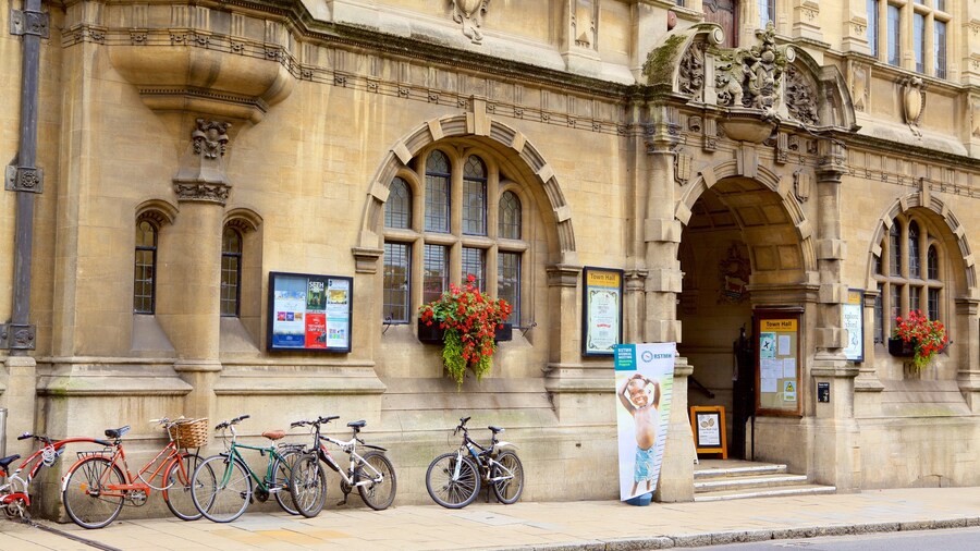 Oxford Town Hall welches beinhaltet historische Architektur und Geschichtliches