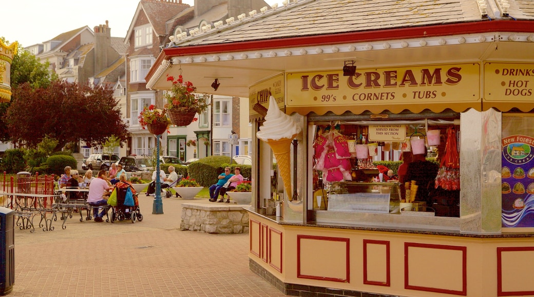 Weymouth Beach showing food