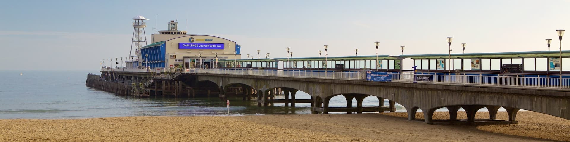 ボーンマス ピア 表示 砂浜