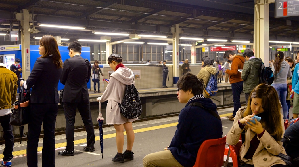 浦安 表示 鉄道アイテム 及び 大勢の人々