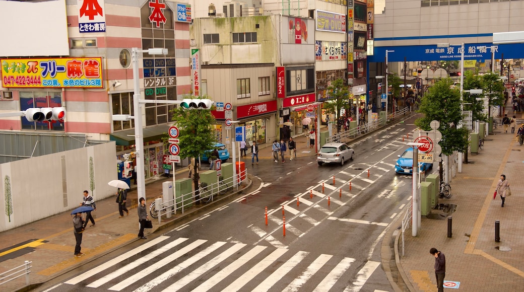 Funabashi welches beinhaltet Straßenszenen
