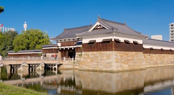 Burg von Hiroshima welches beinhaltet Palast oder Schloss