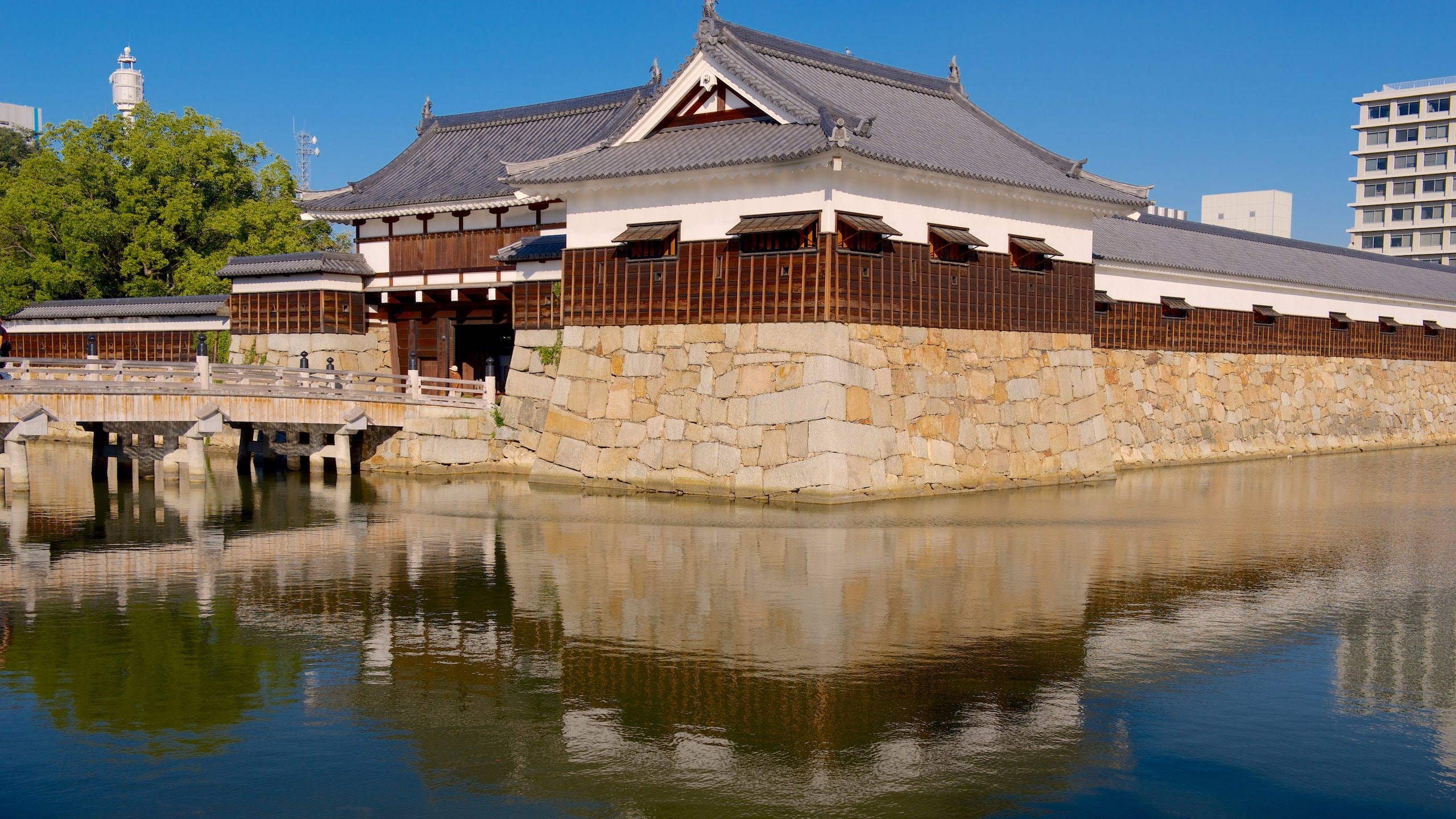 広島城 (広島市中心部) - ツアーとアクティビティ | エクスペディア