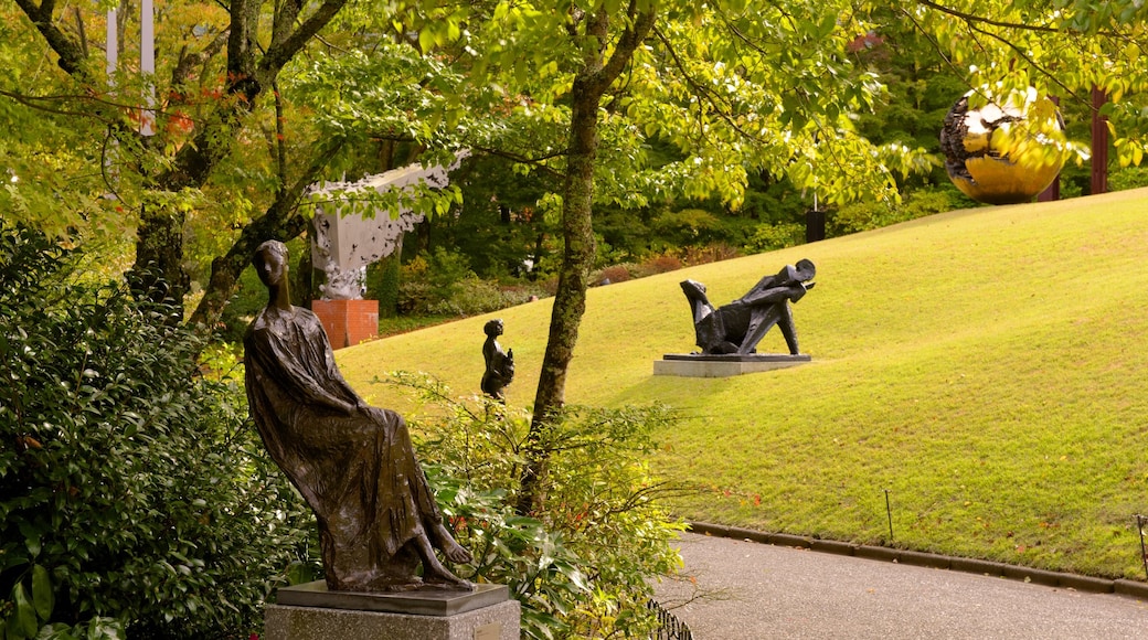 Hakone Open Air Museum showing a statue or sculpture and a garden