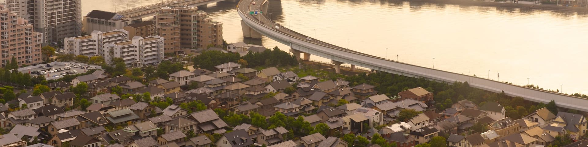 Fukuoka Tower mit einem Stadt
