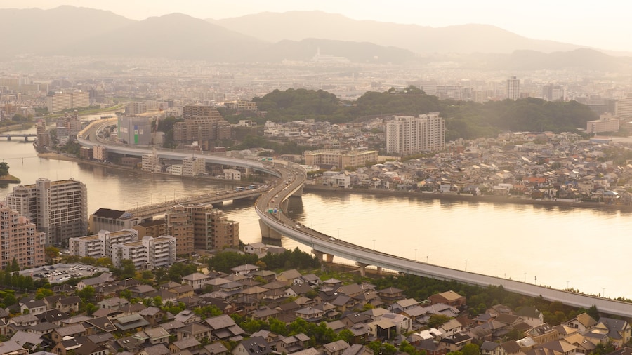 Fukuoka Tårn som viser en by
