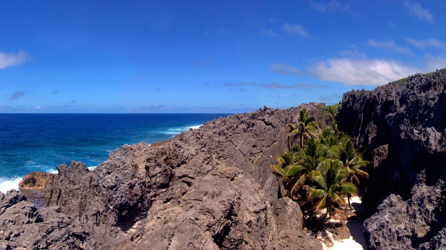 Togo Chasm featuring rugged coastline